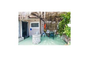 2 Bedroom Lovely Home In Zizanj 