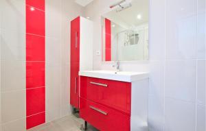 Appartements 4 Bedroom Cozy Apartment In Perigueux : photos des chambres