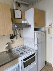 Bright and spacious seaside studio