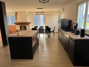 Maison 8 personnes 4 Chambres Doubles - Piscine - Anould