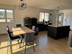 Maisons de vacances Maison 8 personnes 4 Chambres Doubles - Piscine : photos des chambres