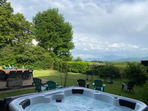 Maisons de vacances Gite Les Saules, Pyrenees - Vues Imprenables sur les Montagnes, Piscine Jacuzzi : photos des chambres