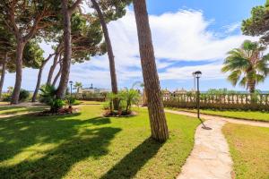 UHC Versailles Family Complex