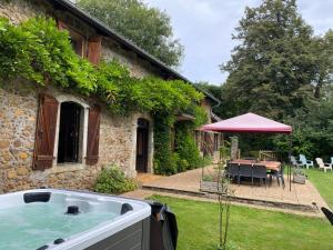 Maisons de vacances Gite Les Saules, Pyrenees - Vues Imprenables sur les Montagnes, Piscine Jacuzzi : Maison 7 Chambres