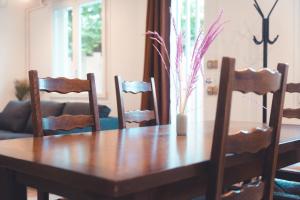 Maisons de vacances L-Unique- Maison de famille en Plein Centre-Ville : photos des chambres