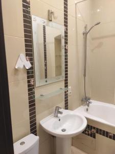 Апартаменти 3-кімнатні в центрі, метро Театральна