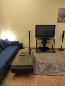 Апартаменти 3-кімнатні в центрі, метро Театральна