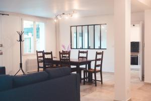 Maisons de vacances L-Unique- Maison de famille en Plein Centre-Ville : photos des chambres