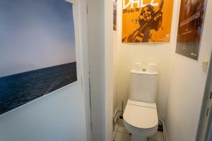 Two rooms with view near canal