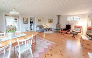 Gorgeous Home In Ullared With Sauna