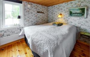 Gorgeous Home In Ullared With Sauna