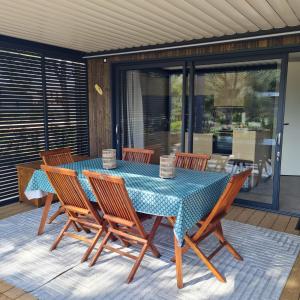 Chalet de Prestige à Agde, Résidence privée avec Spa et Piscines proche plages