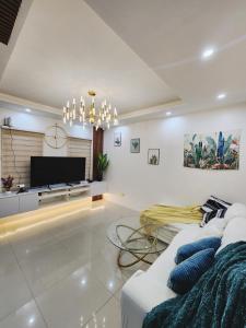 movie screen& 4rooms private house near J Park Resort