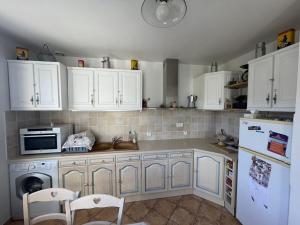 Maisons de vacances Maison charmante pres du lac d-Esparron, 2 chambres, parking - FR-1-822-10 : photos des chambres