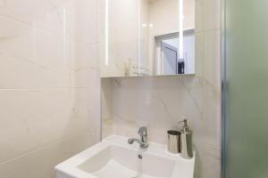 Bright and comfy central place