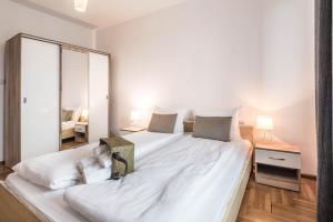 Bright and comfy central place