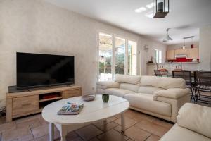 Maisons de vacances Villa avec Piscine sur le Golf : photos des chambres