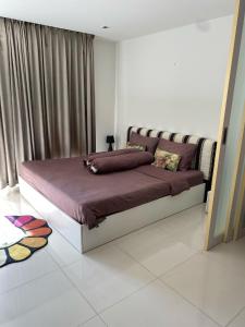 Sea View & Pool Apartment