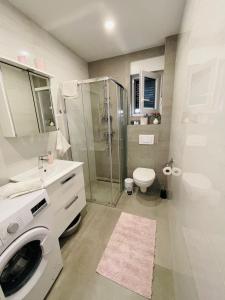 Modern apartment near Trogir center, free parking