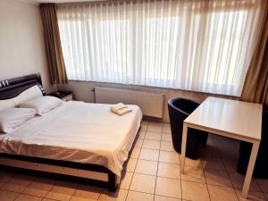 Flatpolis Brussels Airport Budget