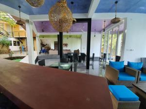 The Yacht Villa Near Colombo International Airport