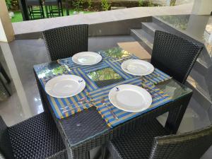 The Yacht Villa Near Colombo International Airport