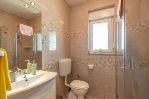 Villa Nora, a private villa with pool minutes from the beach