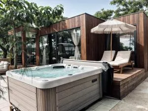 Luxury Beach House 10 Gardens - Glavan