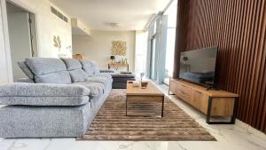 Holiday Elegant Apartment Near yas Island Abu Dhabi DABAS2