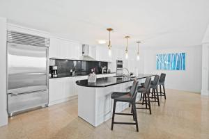 Ritz-Carlton Luxury Oceanfront 2BR on 16th Floor