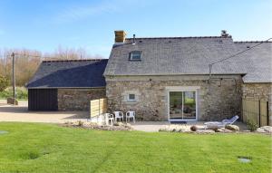 Amazing Home In Runan With Wifi