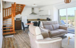 Amazing Home In Runan With Wifi