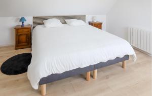 Amazing Home In Runan With Wifi