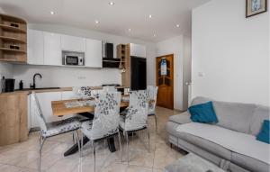 2 Bedroom Beautiful Apartment In Lopar 