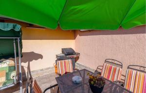 Beautiful Apartment In Opric With Wifi