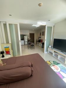 Sea View & Pool Apartment