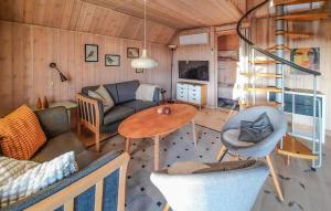 Stunning Home In Frørup With Wifi