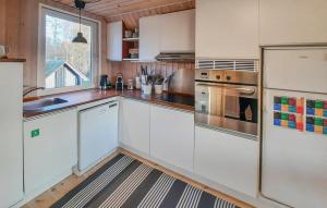 Stunning Home In Frørup With Wifi