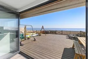 Family Beachfront Bliss Sleeps 10 - Hooe
