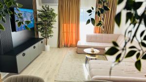 Urban Escape APT - Netflix & Max