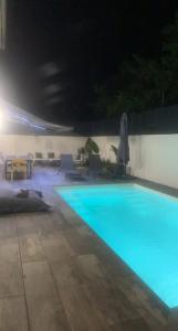 Villa avec piscine proche mer et colline