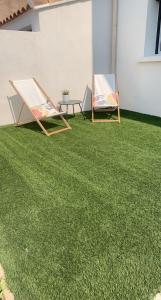 Villa avec piscine proche mer et colline