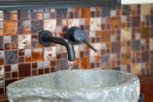 NEW The Old Smokehouse Central, Bohemian Room