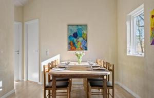 4 Bedroom Stunning Home In Ringkøbing