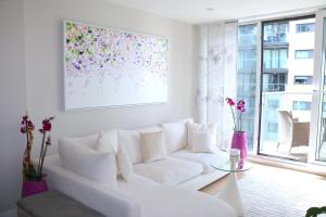 Elegant Designer Apartment by Chelsea Bridge & Battersea Power Station