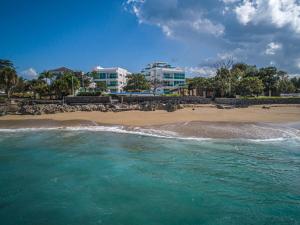 Tropical Gem by the Sea