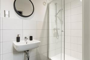 Homey 1 Bedroom Duplex in Conditioning House