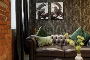 Homey 1 Bedroom Duplex in Conditioning House