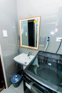 Chic Romantic Getaway Makati Studio One BR Two BR Swim Gym 300 MB