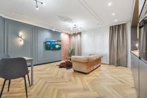 Retro Luxury 1BR Apt